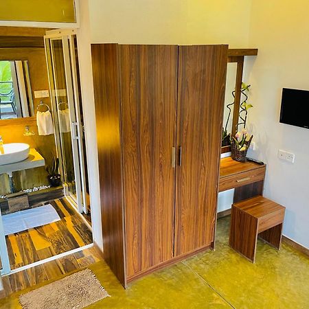 8 Plus Motels Negombo Extérieur photo