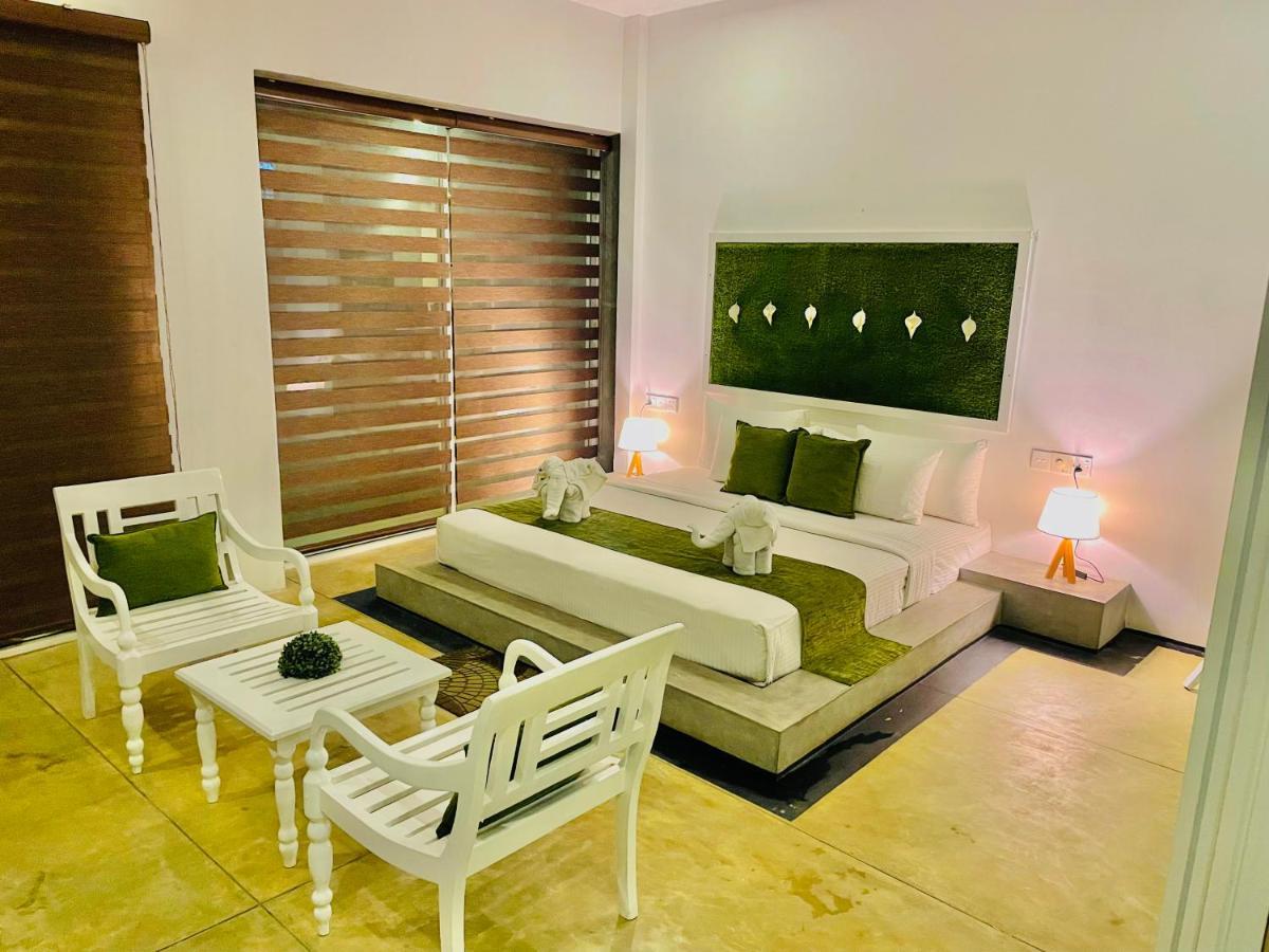 8 Plus Motels Negombo Extérieur photo