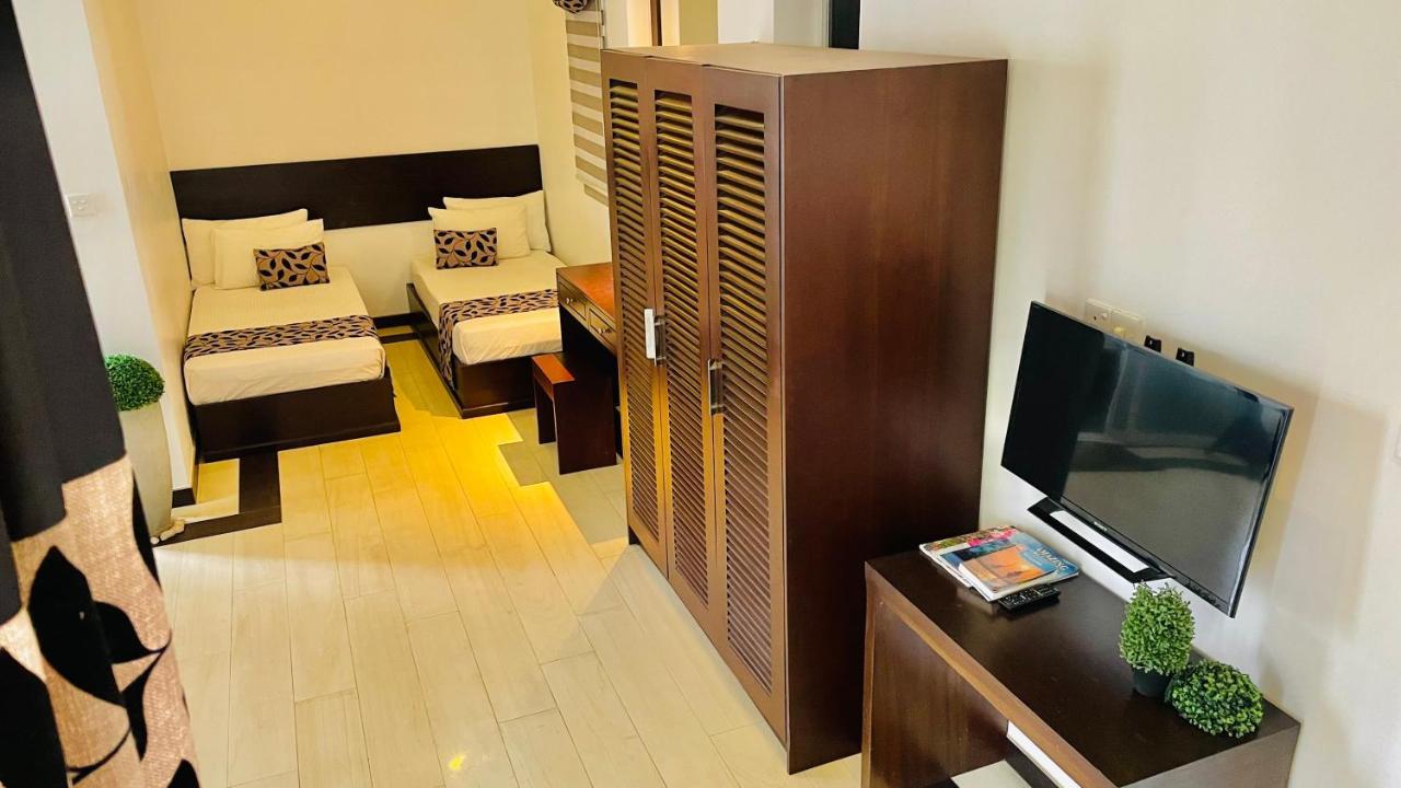8 Plus Motels Negombo Extérieur photo