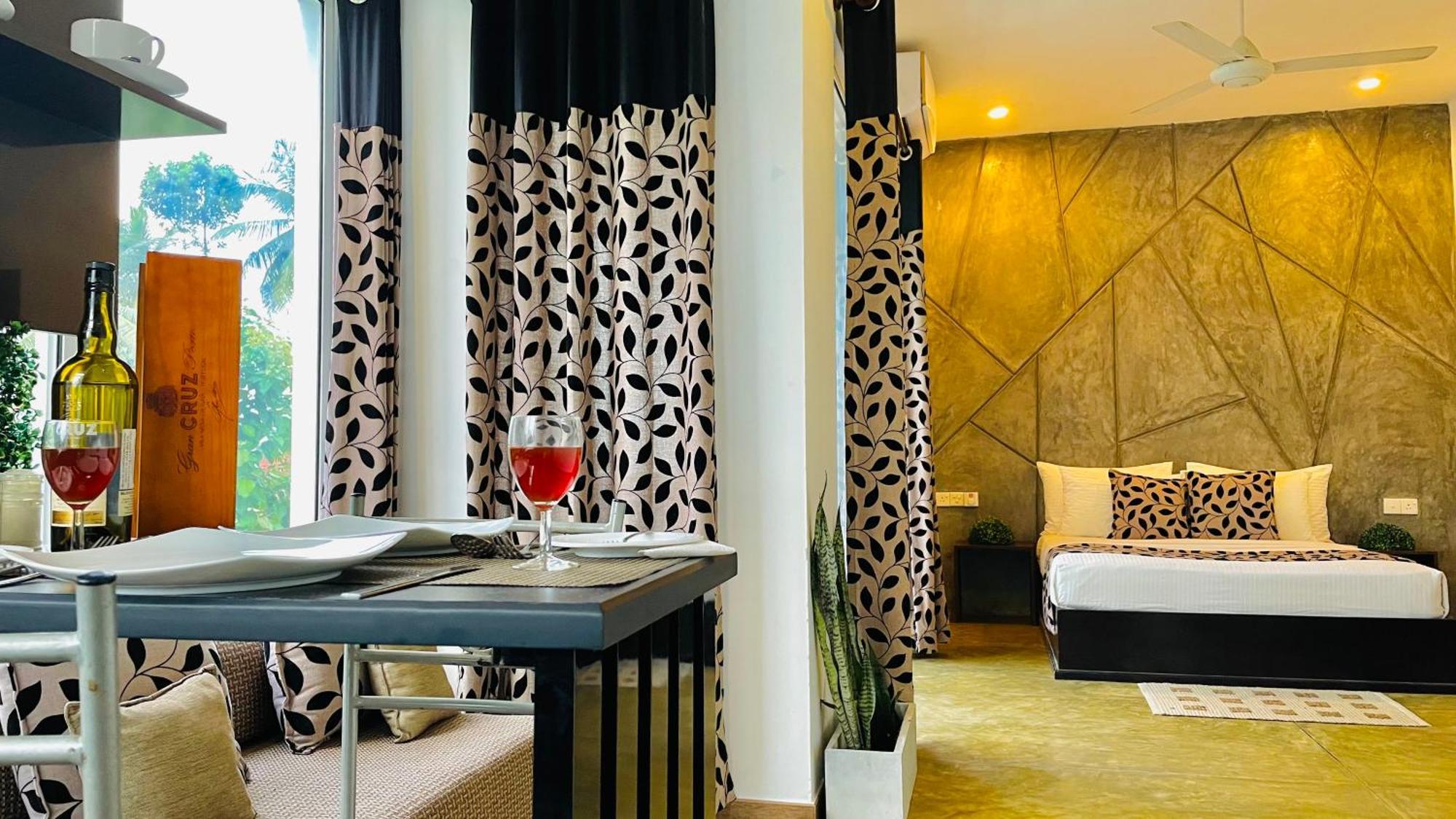 8 Plus Motels Negombo Extérieur photo