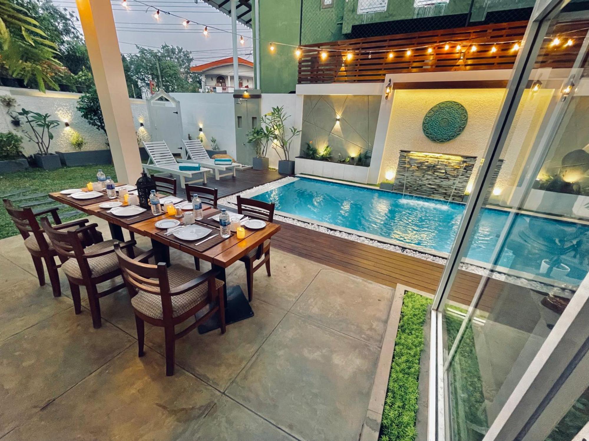 8 Plus Motels Negombo Extérieur photo