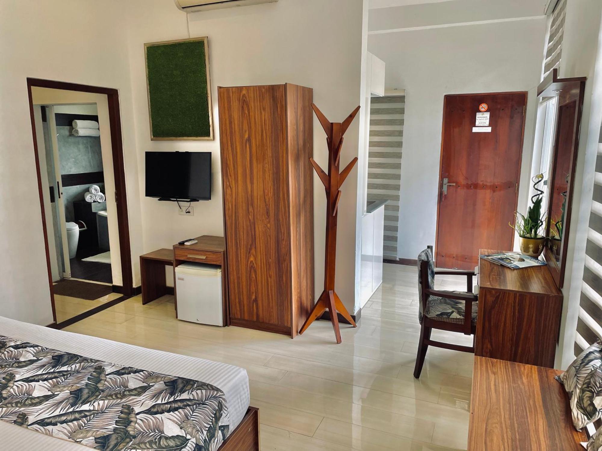 8 Plus Motels Negombo Extérieur photo