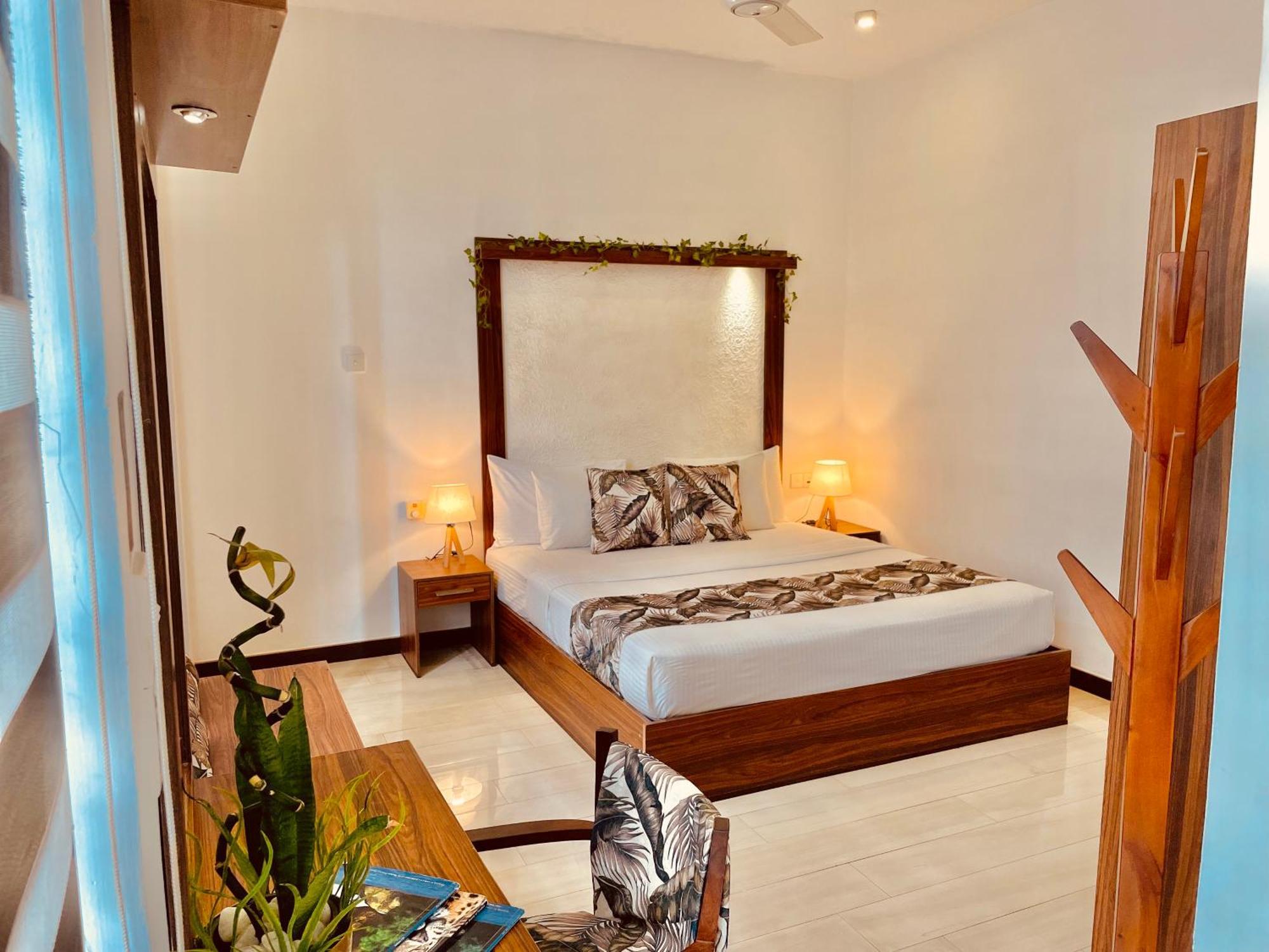 8 Plus Motels Negombo Extérieur photo