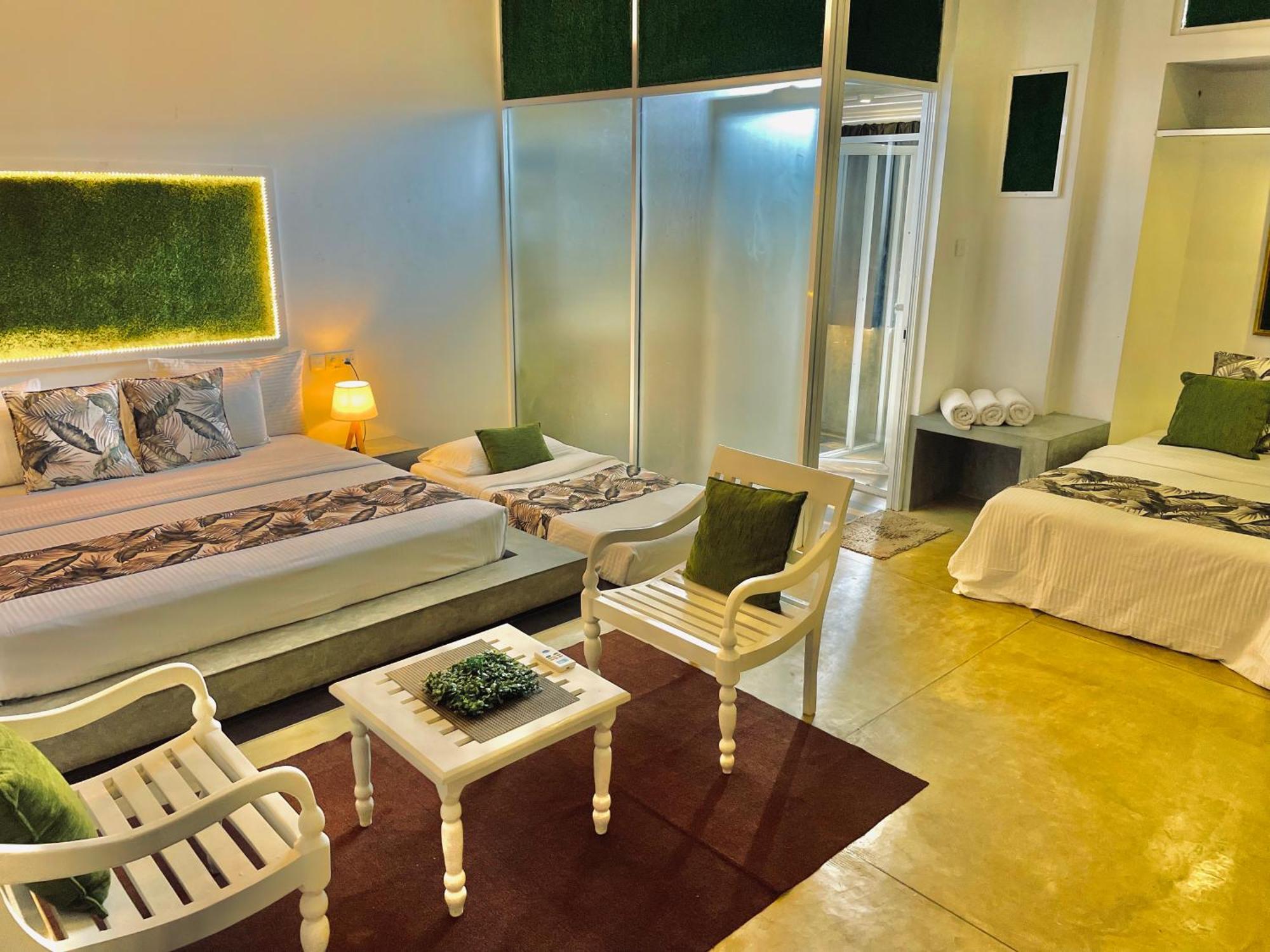 8 Plus Motels Negombo Extérieur photo