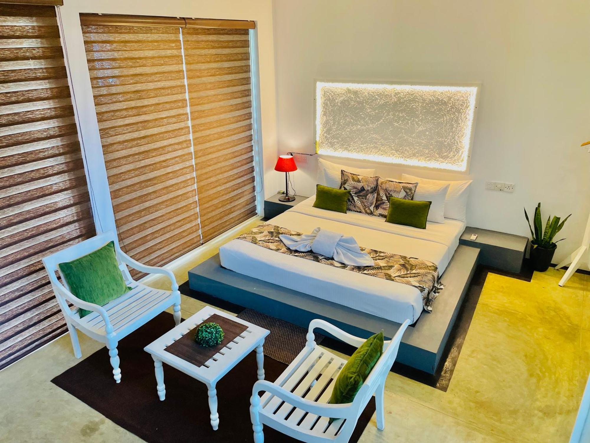 8 Plus Motels Negombo Extérieur photo