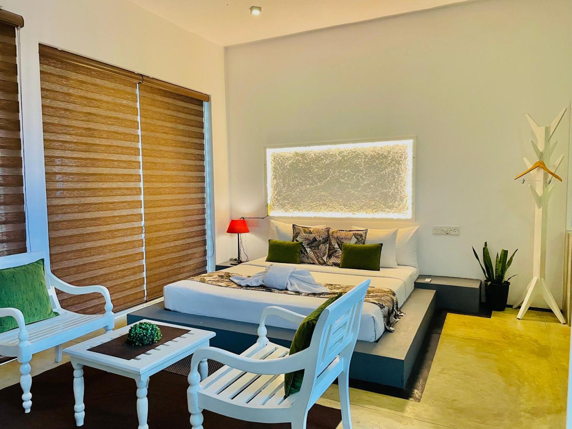 8 Plus Motels Negombo Extérieur photo